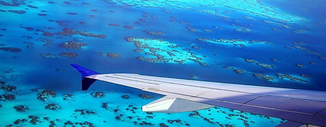 Airplane flying into Bermuda airport